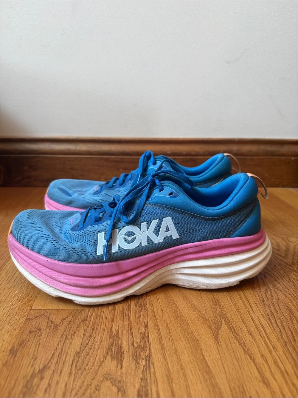 Hoka Bondi 8 Running Shoes Coastal Sky All Aboard Limited Edition Women’s Sz 10